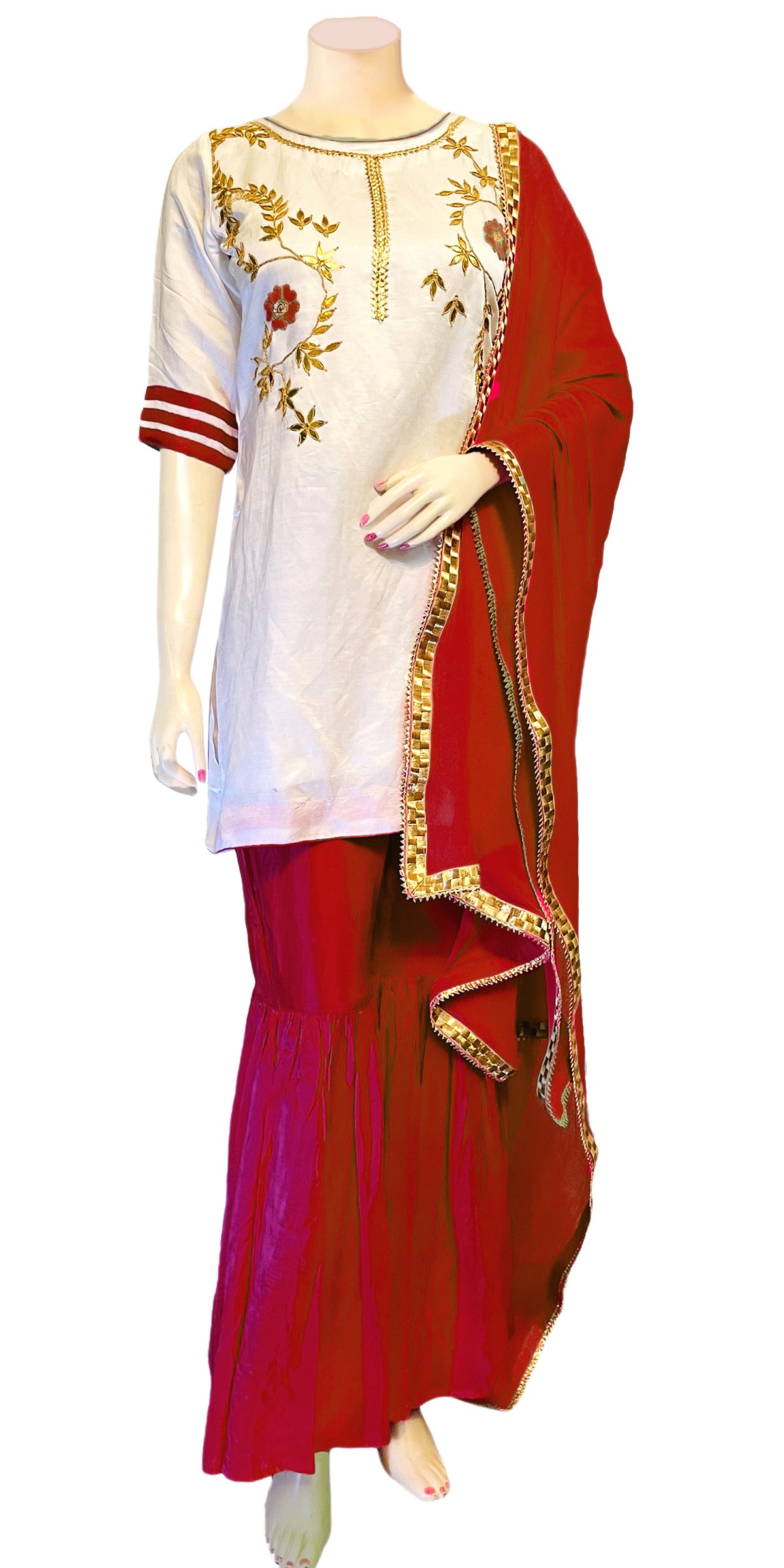 White Dobby Anarkali Kurta Set With Red Bandhej Dupatta – Thread & Button